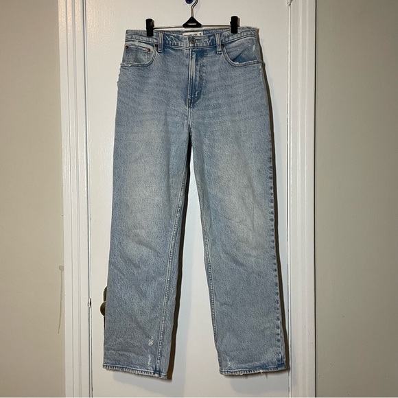 ABERCROMBIE & Fitch Ultra High Rise 90s Straight Jean size 28 - Picture 4 of 10